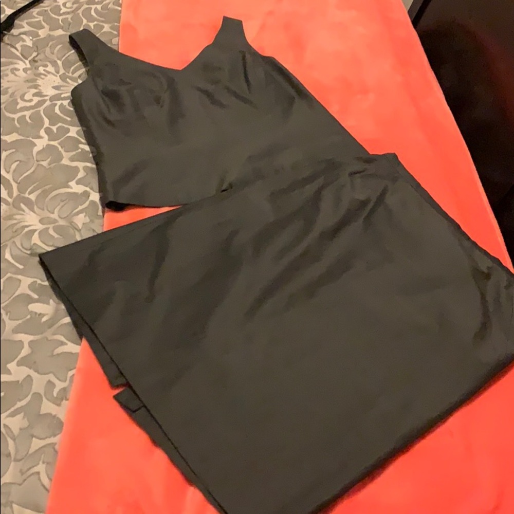 Ann Taylor two-piece women’s skirt suit